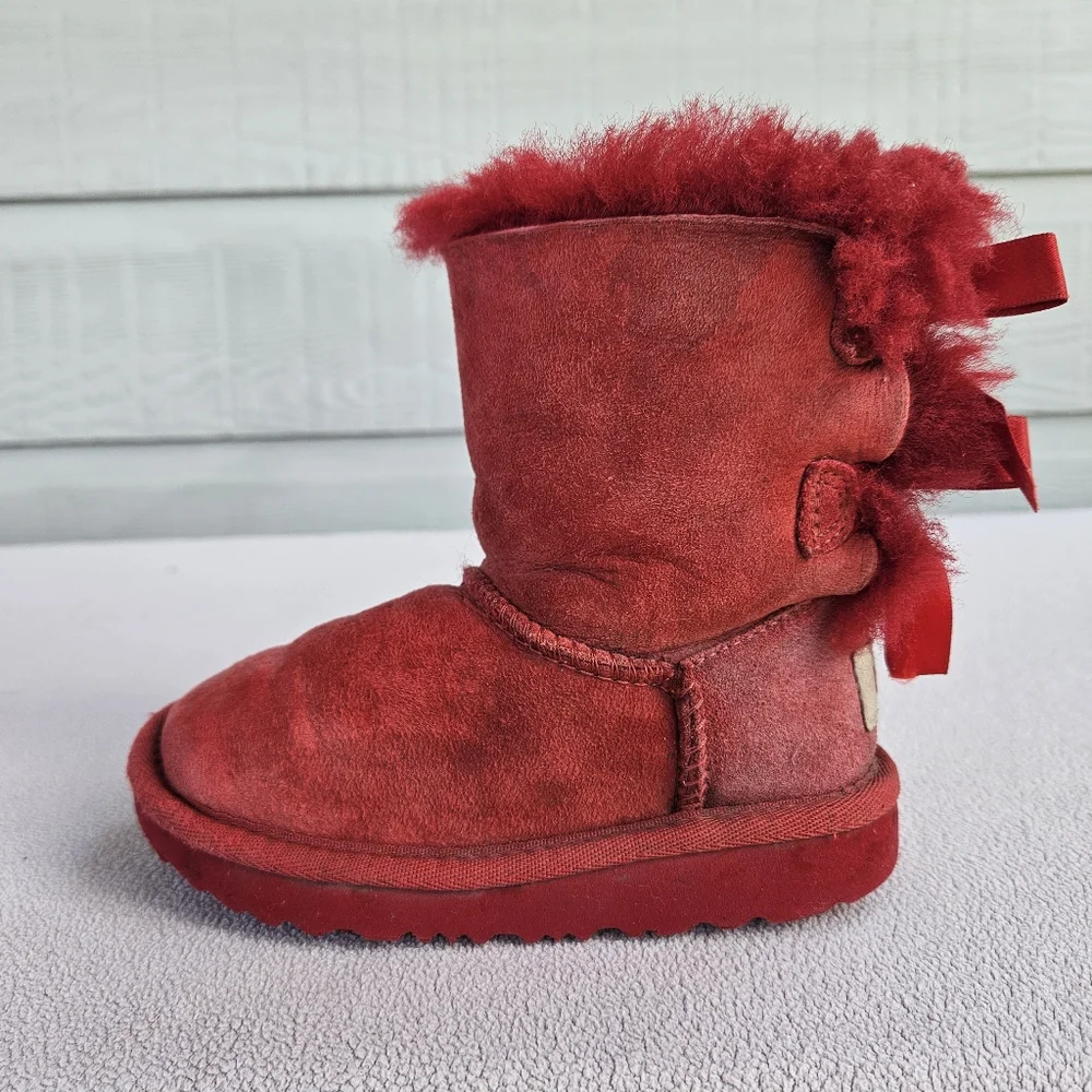 UGG Classic Bailey Bow Red Lined Winter Boots Girl Toddler SZ 9 Pull-On